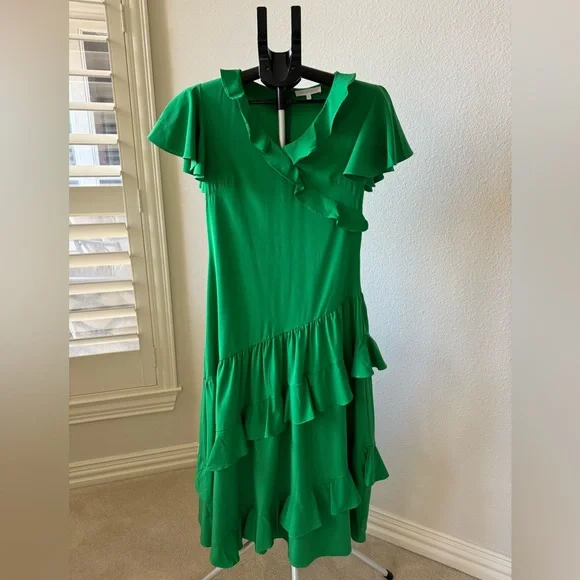 V-Neck Solid Ruffle Detail Midi Dress - Picture 5 of 8